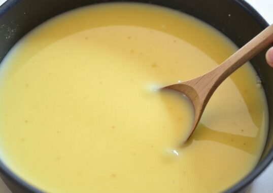 Sauce au beurre blanc : recette simplifiée et conseils de chef pour réussir